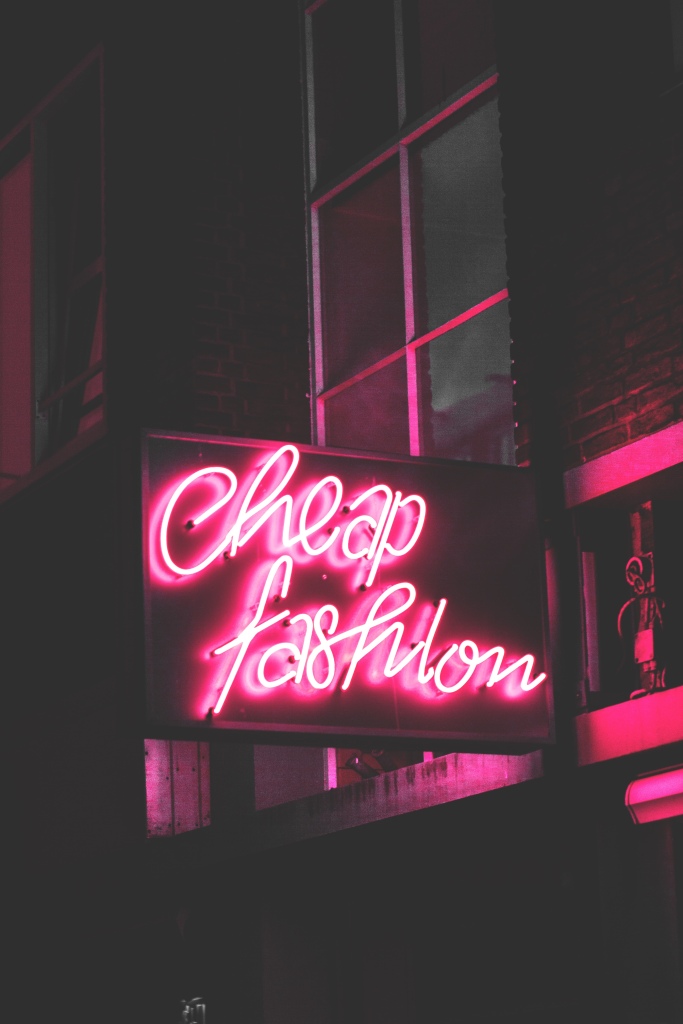 Cheap Fashion Neon Sign